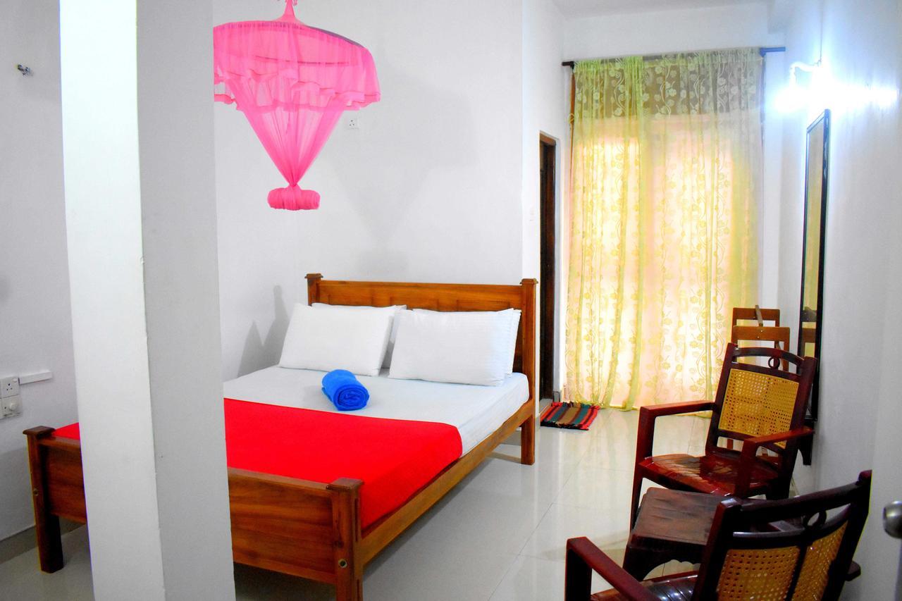 Lion Rest Hotel Анурадхапура Екстериор снимка