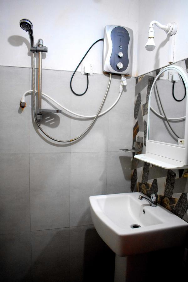 Lion Rest Hotel Анурадхапура Екстериор снимка