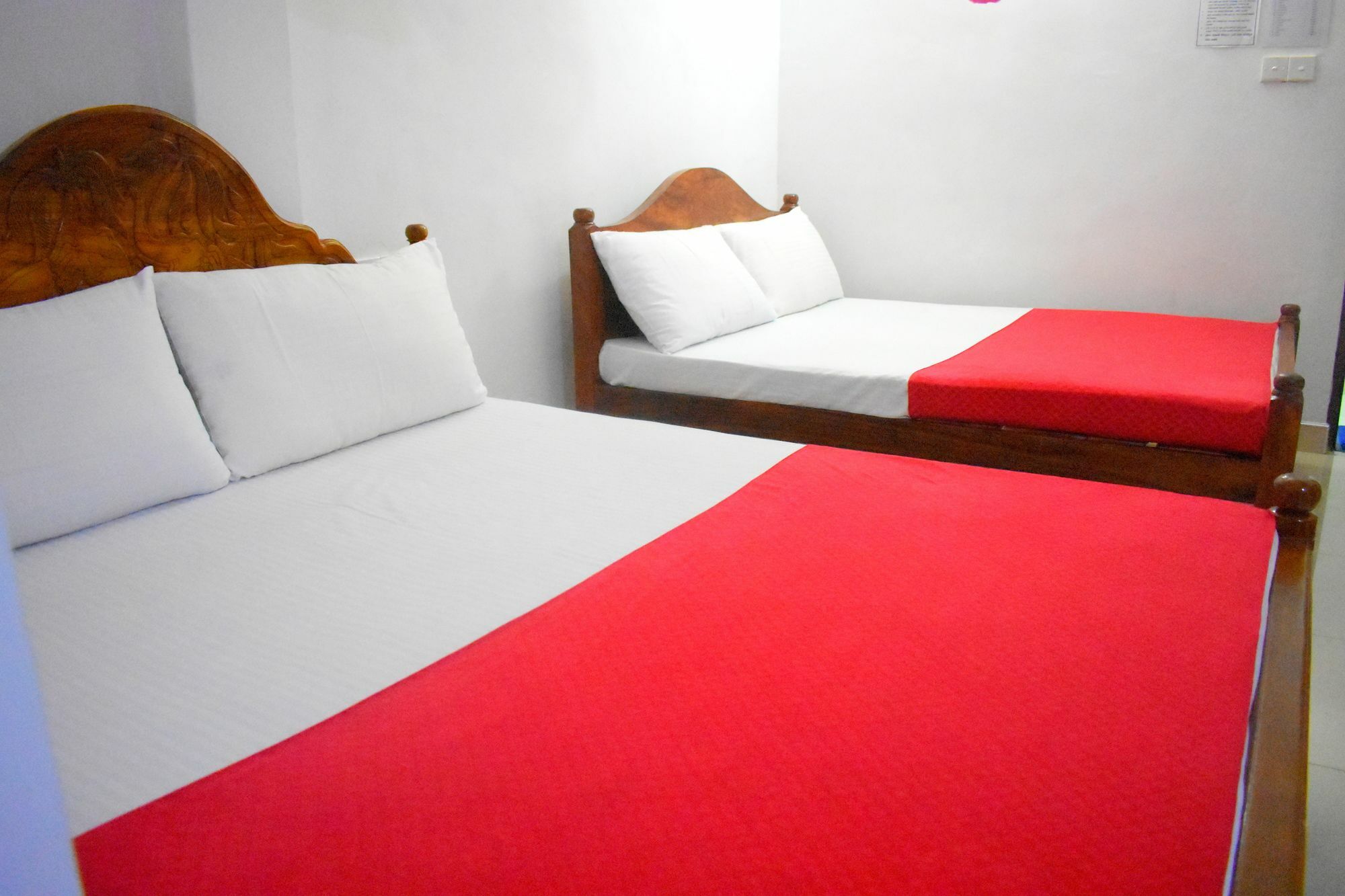 Lion Rest Hotel Анурадхапура Екстериор снимка